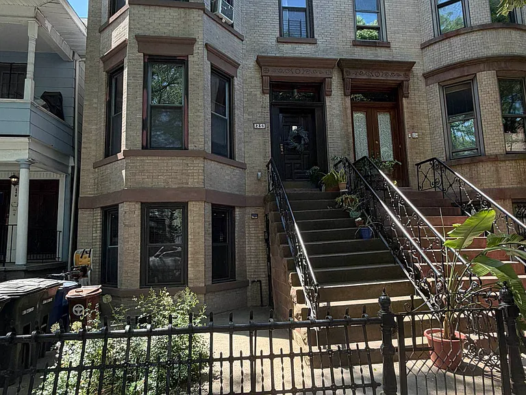 236 E 5th St #PARLOR — Photo 13