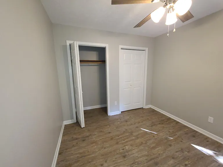 533 Hollyberry Ln — Photo 18