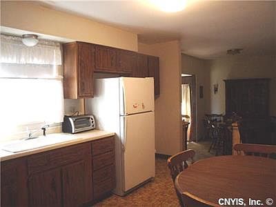 5th image of 126 Longwood Dr