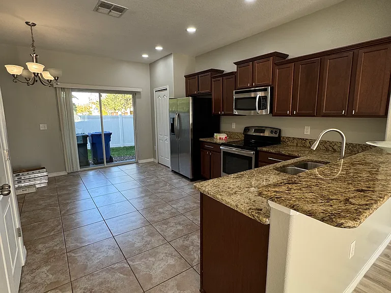 2707 Lantern Hill Ave — Photo 10