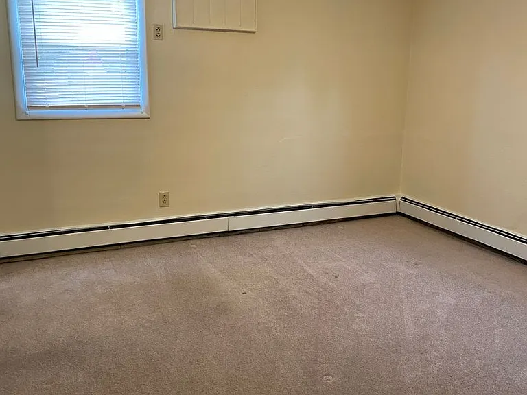 Washington Blvd Apartments — Photo 9