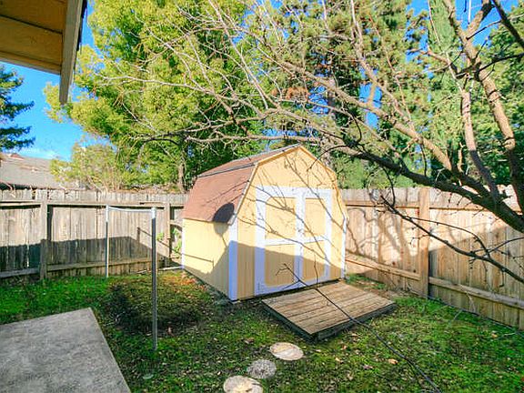 5th image of 5 De Sart Ct