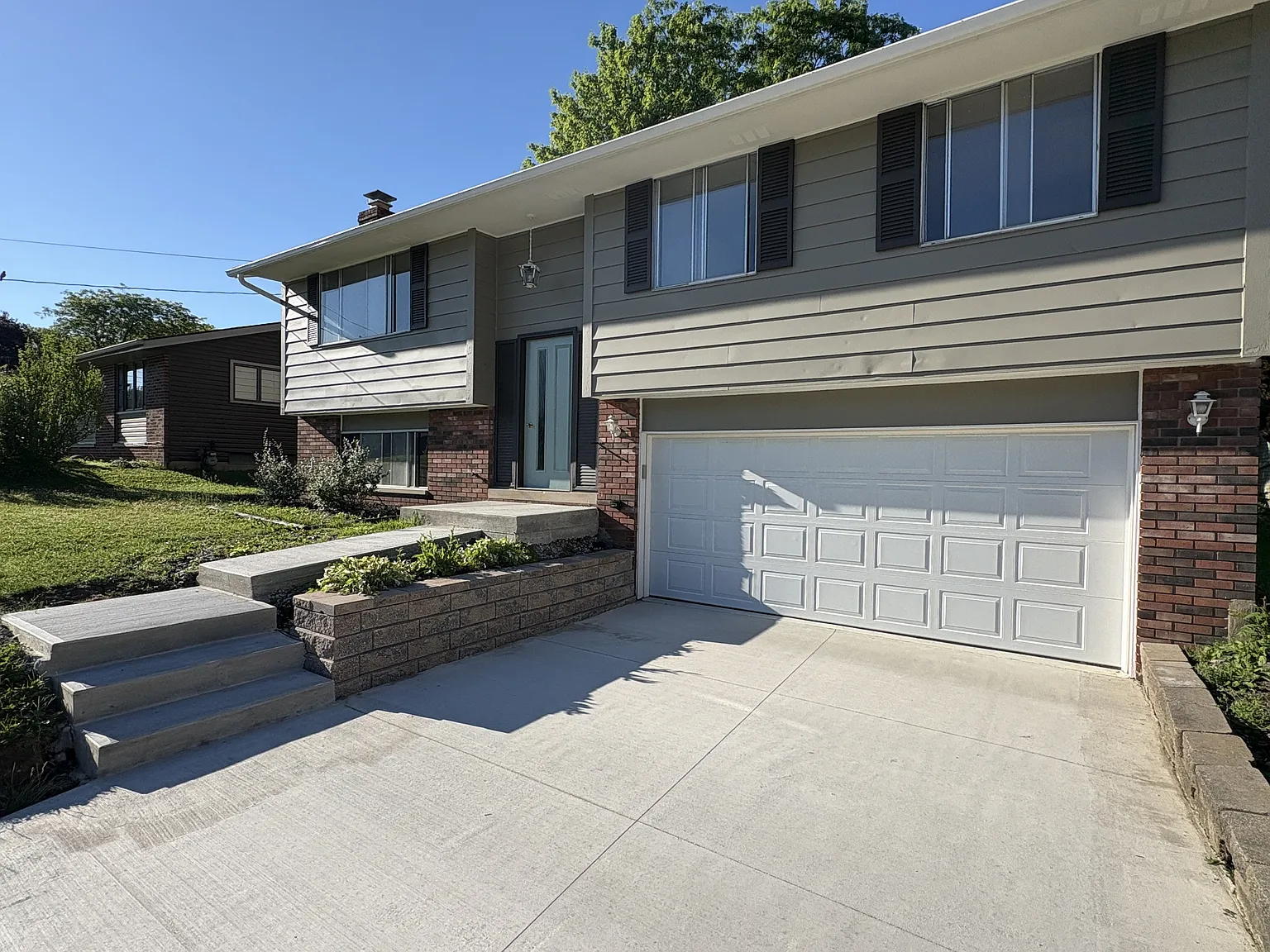 256 Monroe Drive - 1 — Photo 3