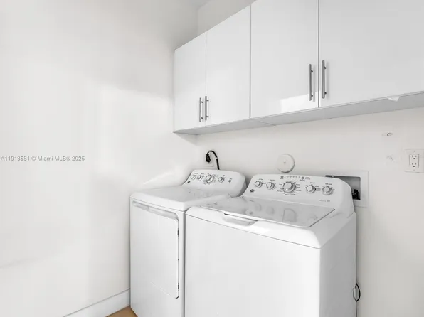 10250 NW 76th Ter, Doral, FL 33178