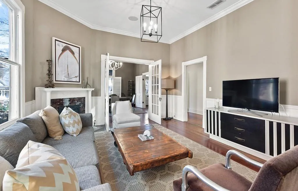 3 bed, 2.0 bath, 1940 sqft, $3,800 — Photo 3