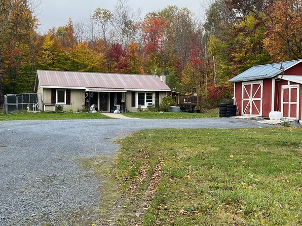 18 Birch Dr, Dannemora, NY 12929