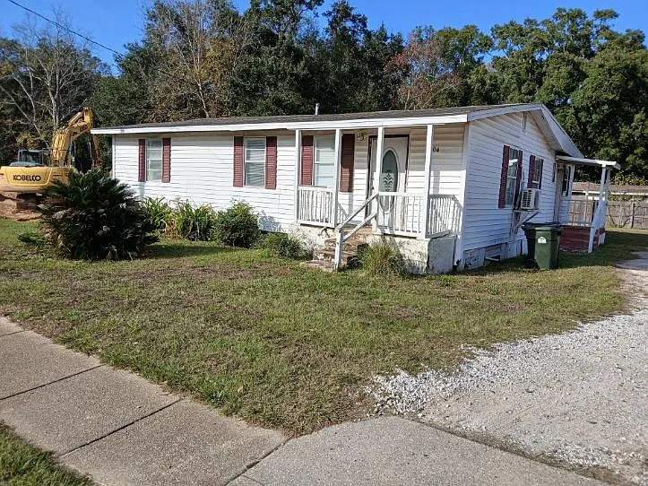 204 E Johnson Ave — Photo 3