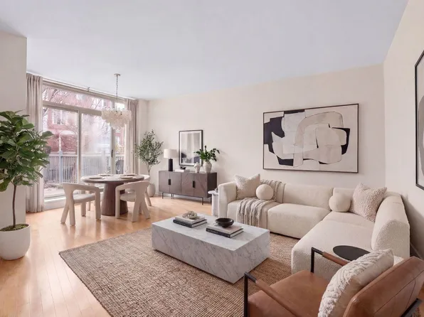 1125 Maxwell Lane image 1 of 16