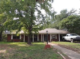 2709 Bois D Arc St, Commerce, TX 75428