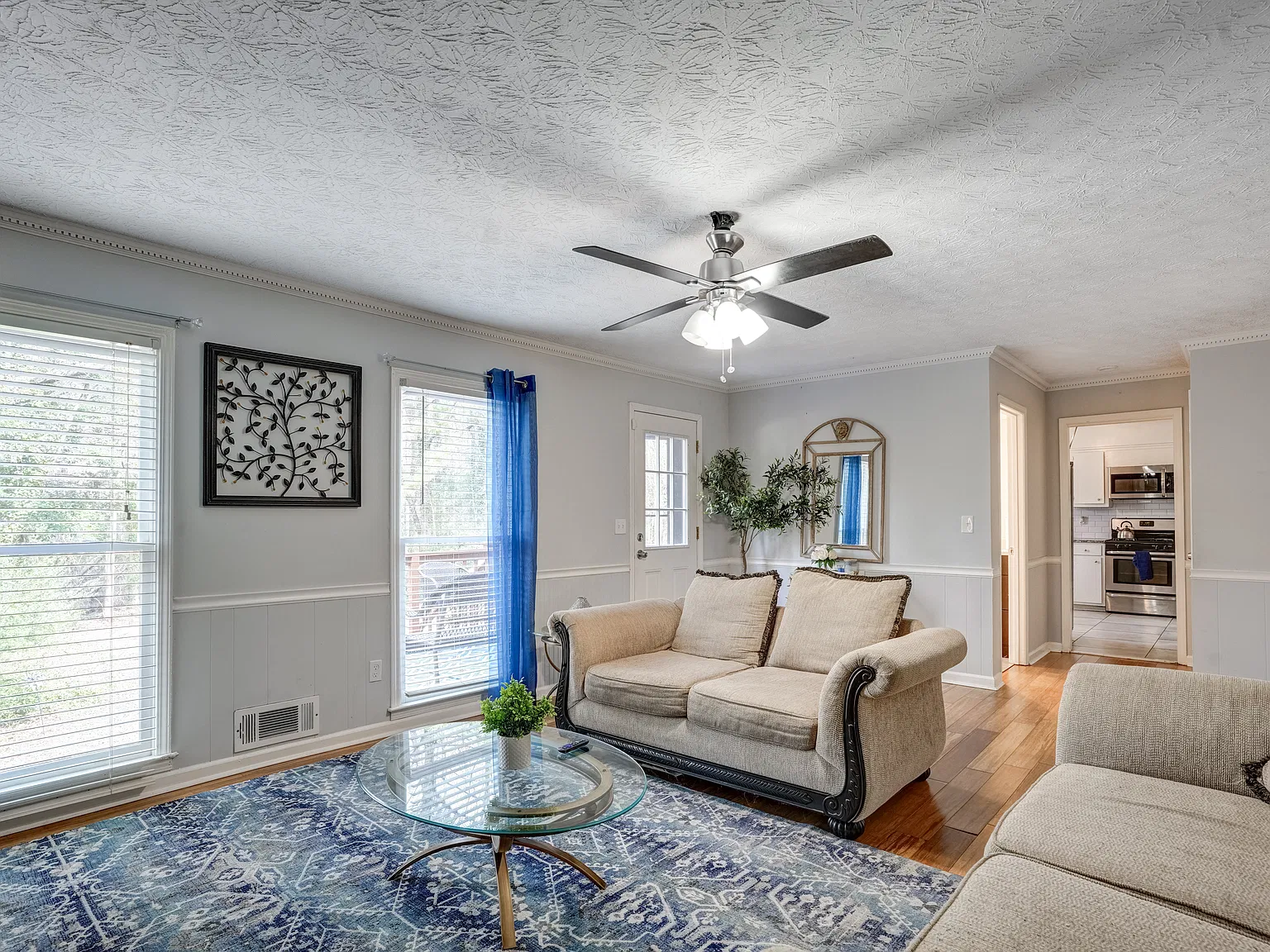 6 bed, 3349 sqft, $2,900 — Photo 4