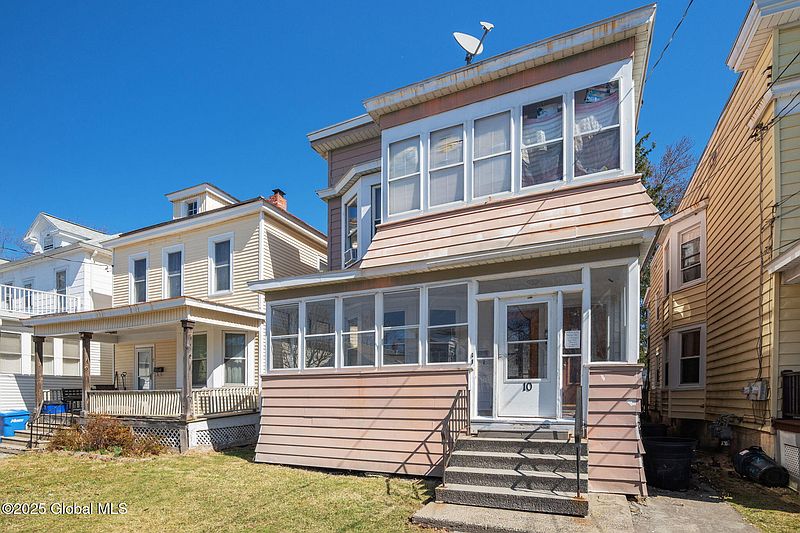 2nd image of 10 Hampton Street