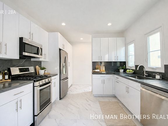 2nd image of 1407 N Laurel Ave