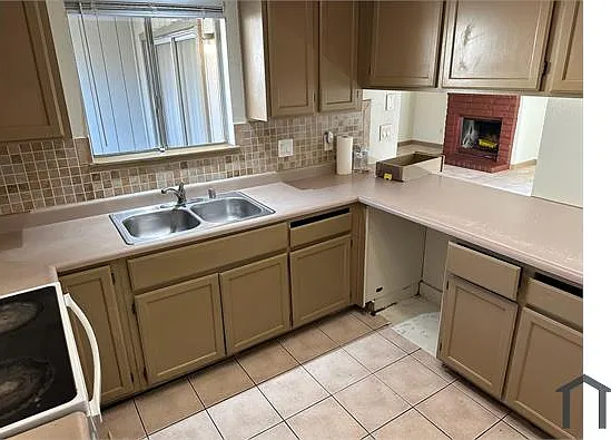 2704 Plantation Pl — Photo 9
