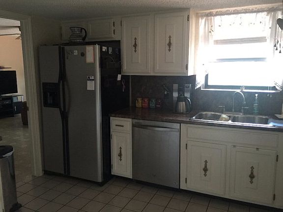 3rd image of 2128 Japonica Ave