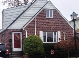 225 Roselle St, Mineola, NY 11501