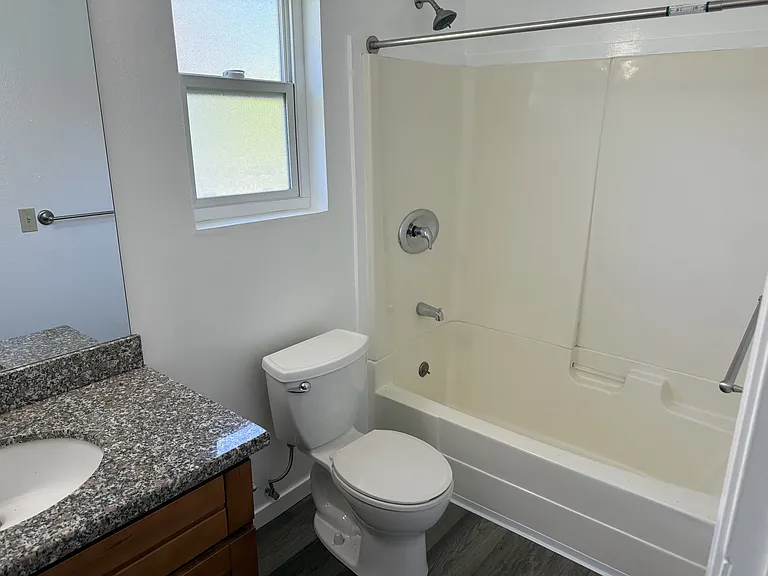 2431 Bethards Dr #4 — Photo 6