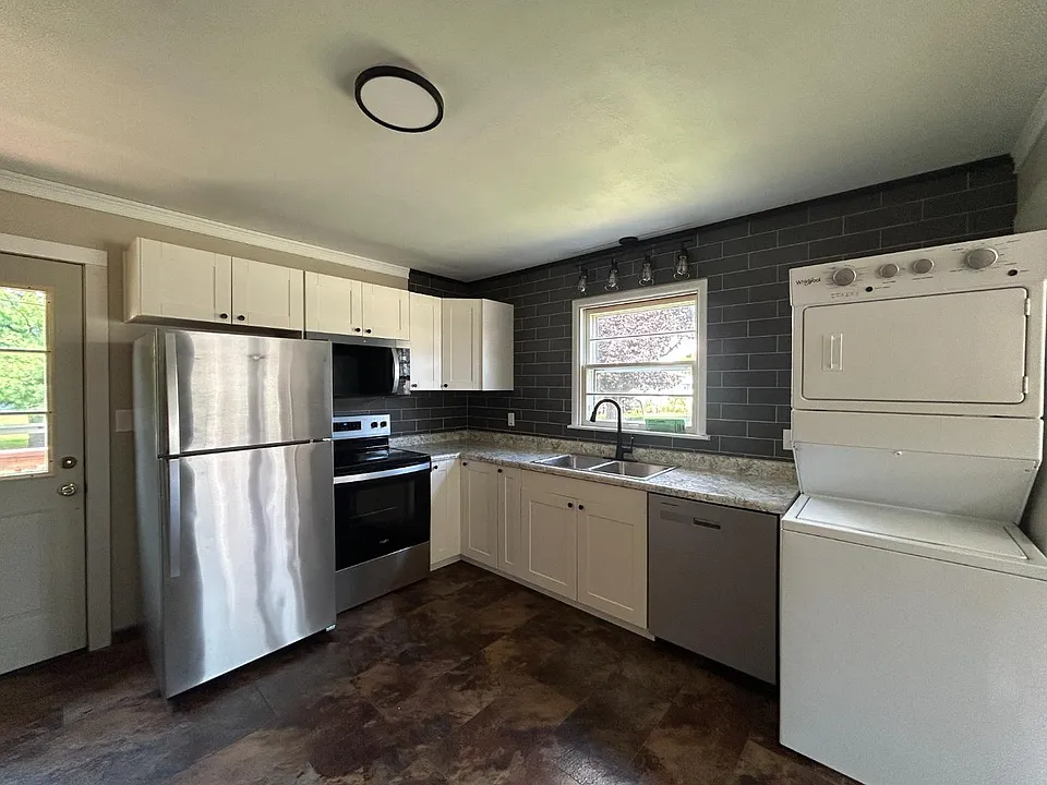 307 N Walnut St