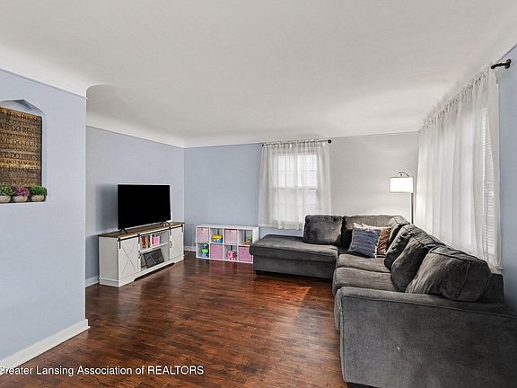 5th image of 1415 Poxson Ave