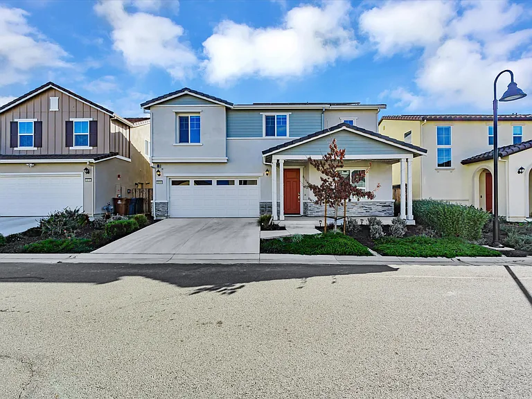 5319 Hames Valley Ln — Photo 1