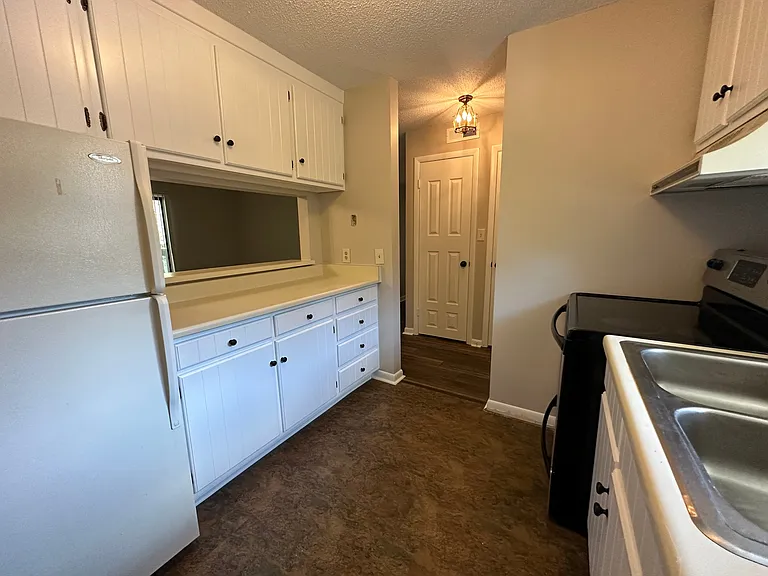 203 Driftwood Ln — Photo 11