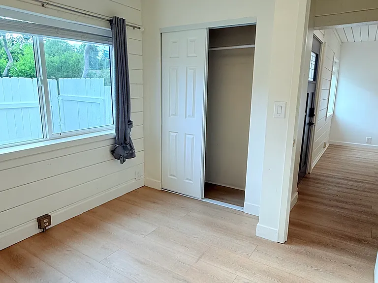 22157 Clarendon St #B — Photo 30