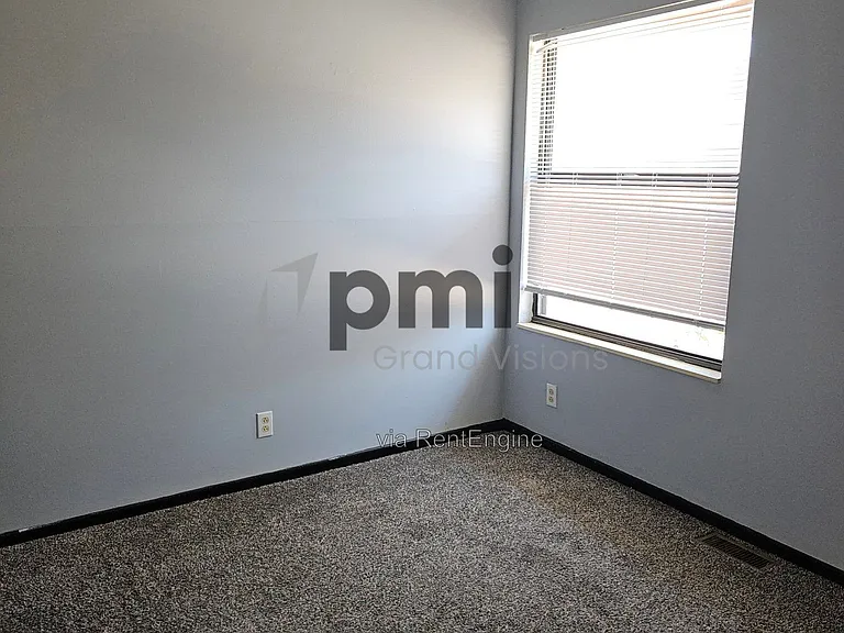Vawter Street Apartments — Photo 22