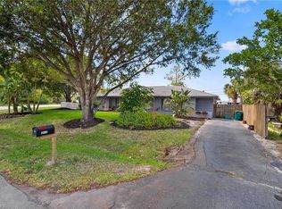 4710 Outer Dr, Naples, FL 34112