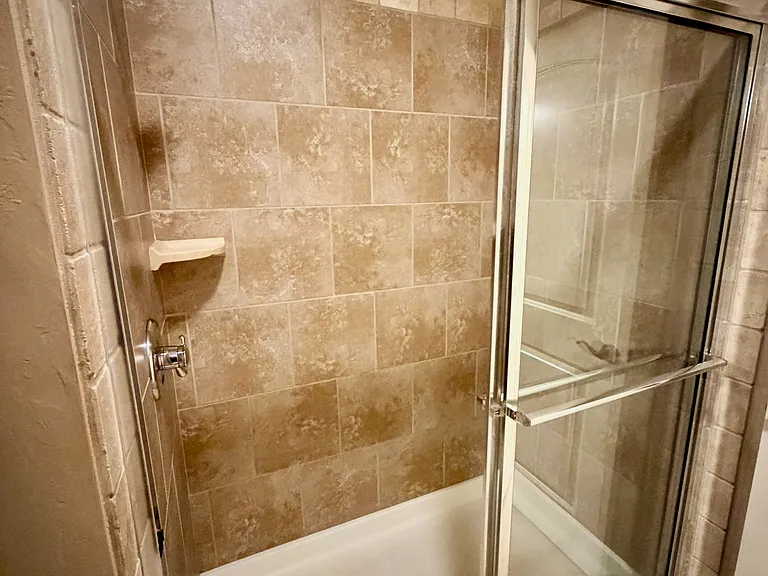 12600 N Rockwell Ave #63 — Photo 24