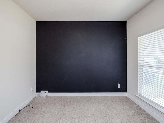 4th image of 512 Cranberry Cir