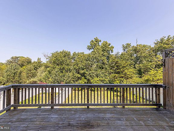 2nd image of 213 Cobble Stone Dr