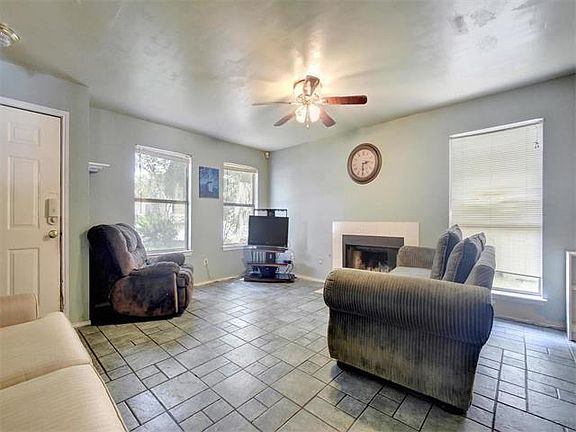 3rd image of 4410 Silverstone Dr