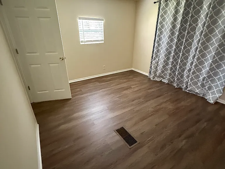 3122 Moody Ave — Photo 9