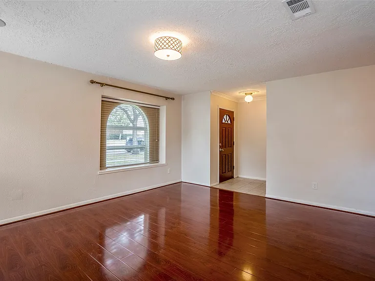 11817 Southlake Dr — Photo 6