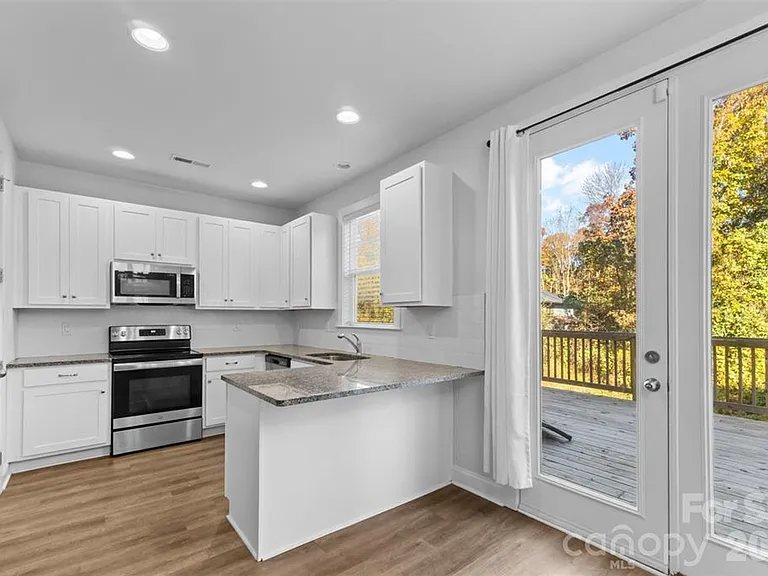 712 Rodey Ave — Photo 7