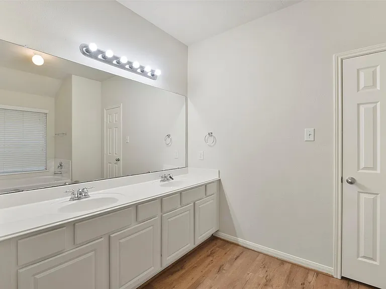 7514 Boxwood Ridge Ln — Photo 17