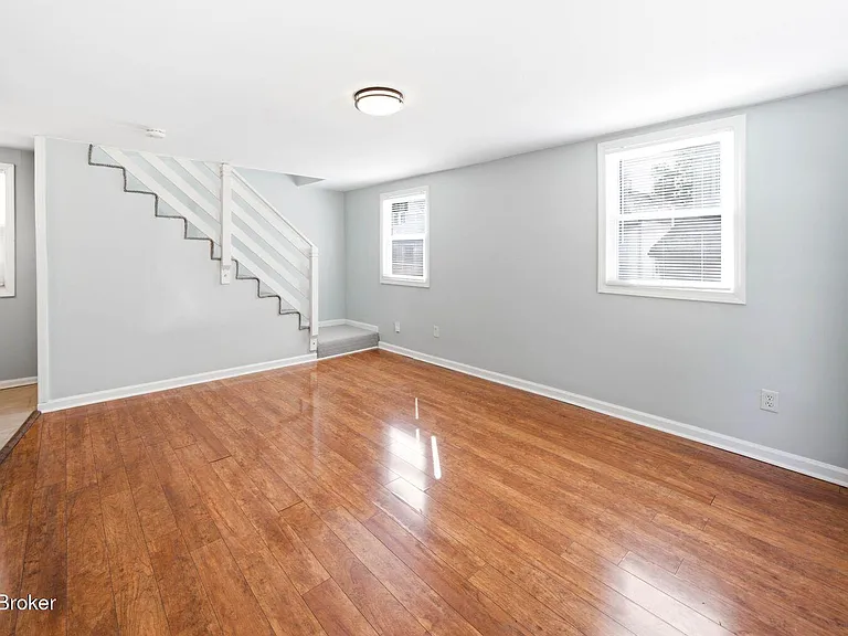 1049 Dixon Ave #2 — Photo 5
