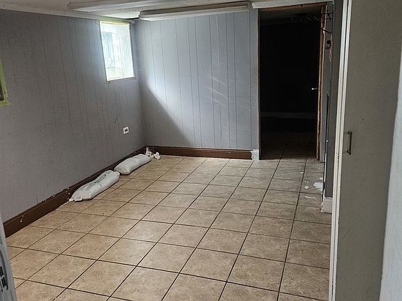3rd image of 1543 N 32nd Ave