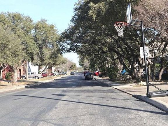 Exterior Neighborhood (street photo)