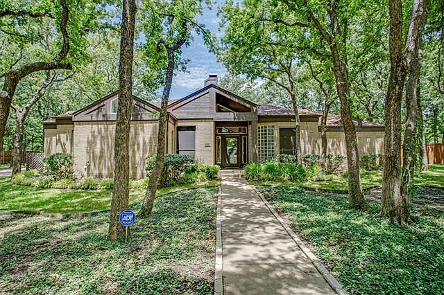 1st image of 3359 Oak Creek Dr