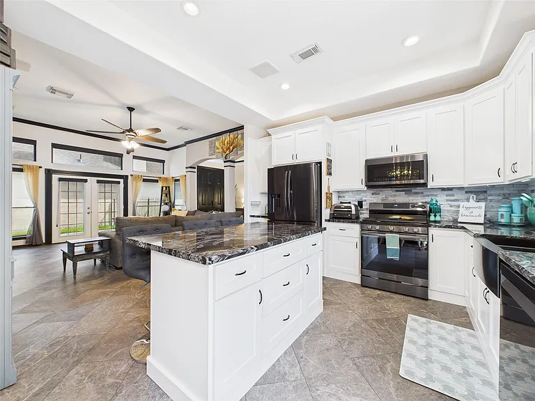 203 Las Brisas St — Photo 13
