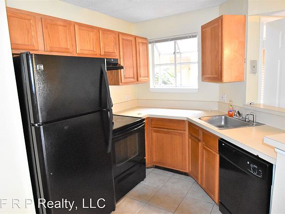 3rd image of 1916 Lake Atriums Cir APT 37
