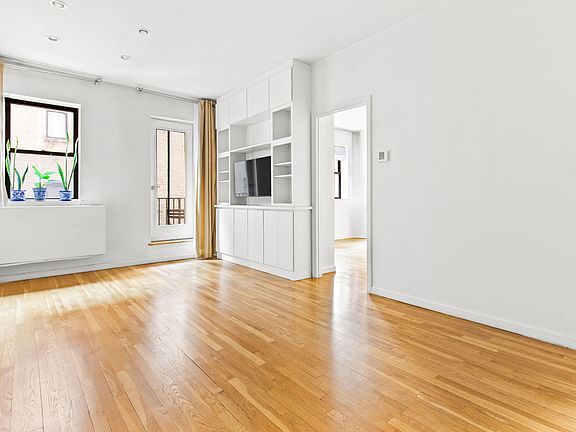 3rd image of 186 W 80th St APT 4A