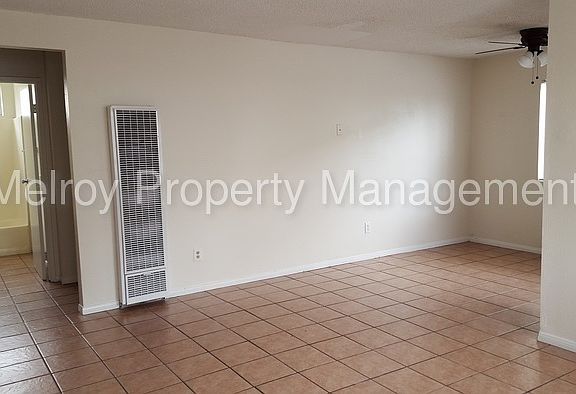 5th image of 4758 Imperial Ave APT 1
