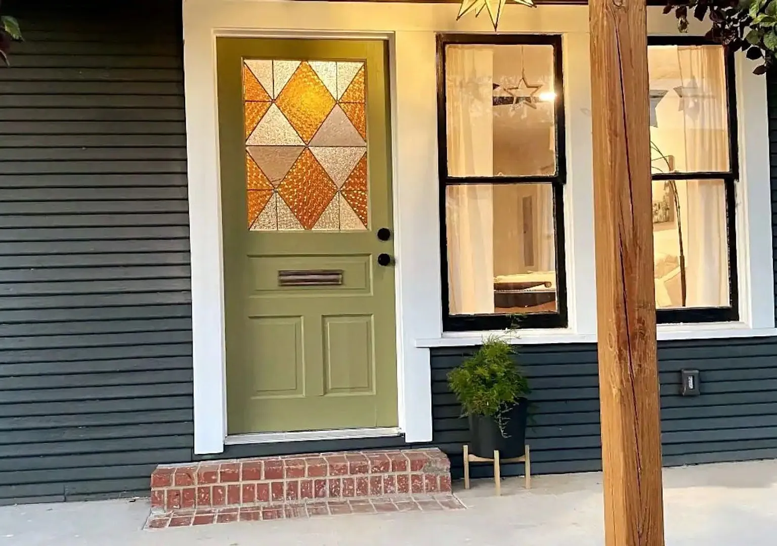 Scandinavian Inspired Retreat (Corporate Rental): Newly Renovated 3BR/2BA Fully Furnished Home in... — Photo 3
