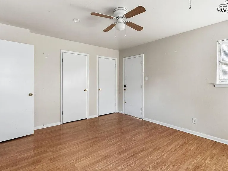 4202 Meadowbrook Dr — Photo 11