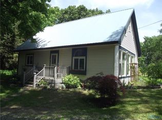 5902 Acres Rd, Sylvania, OH 43560