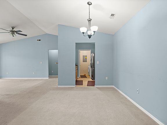 5th image of 17166 Higdon Dr