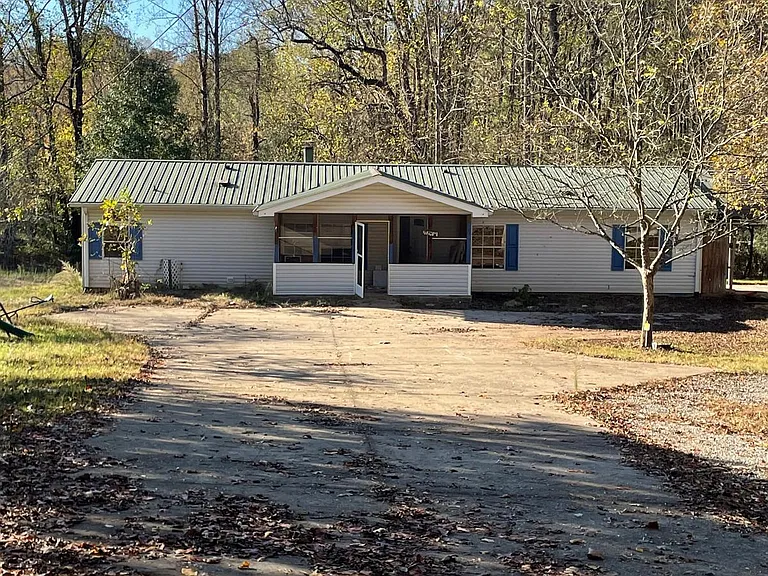 3075 Glen Wallace Dr — Photo 2