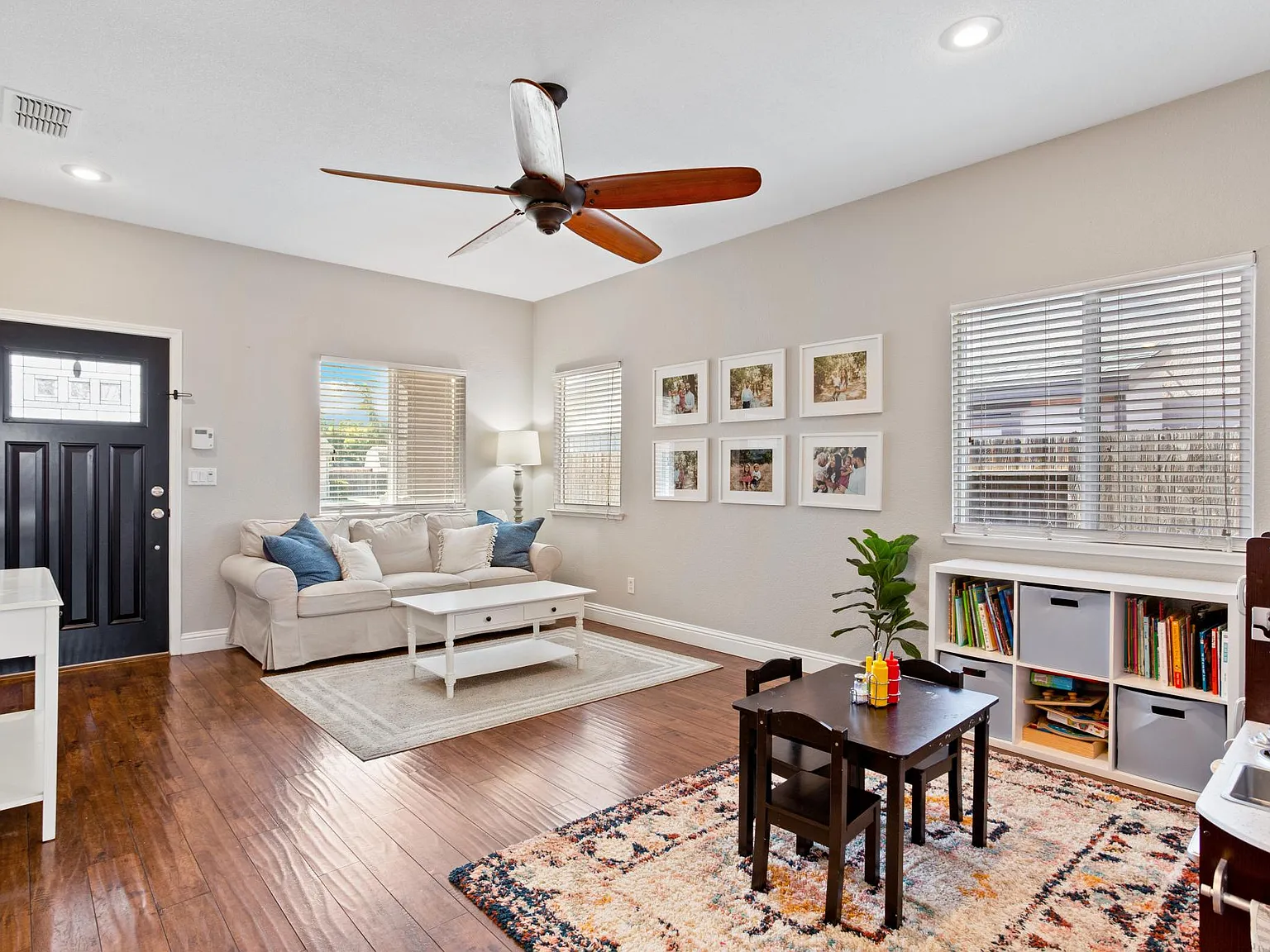 3 bed, 1560 sqft, $3,000 — Photo 4