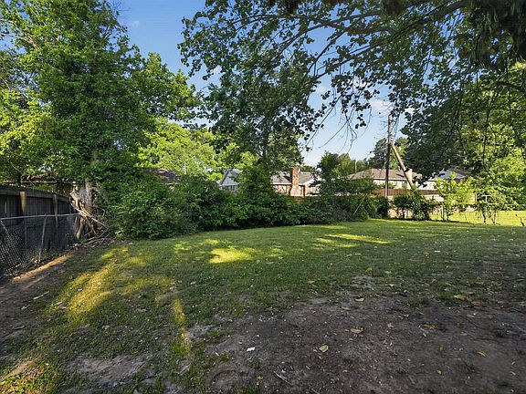4th image of 3929 Pippin St